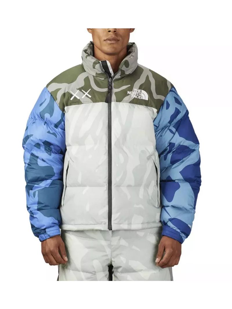 брендовый укороченный зимний  пуховик TNF KAWS 256683216